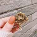 Korean Geometric Alloy Rhinestone Pearl Brooch for Women Girl Coat Sweater Accessories Vintage Badge Fashion Jewelry Handmade